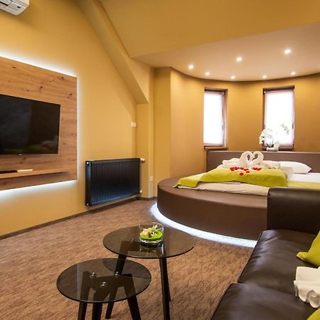 Veres Motel Veresegyhaz Luaran gambar
