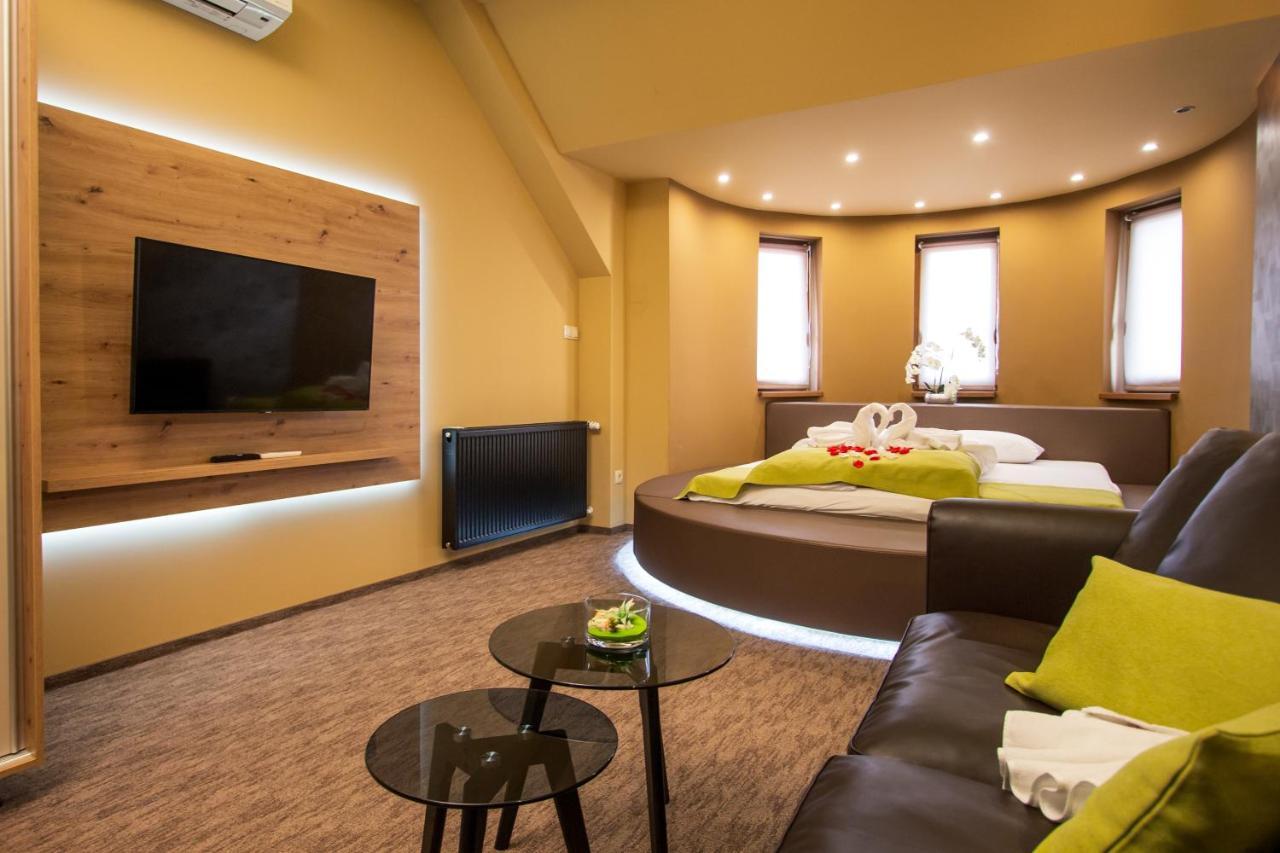 Veres Motel Veresegyhaz Luaran gambar