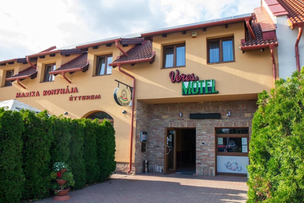 Veres Motel Veresegyhaz Luaran gambar