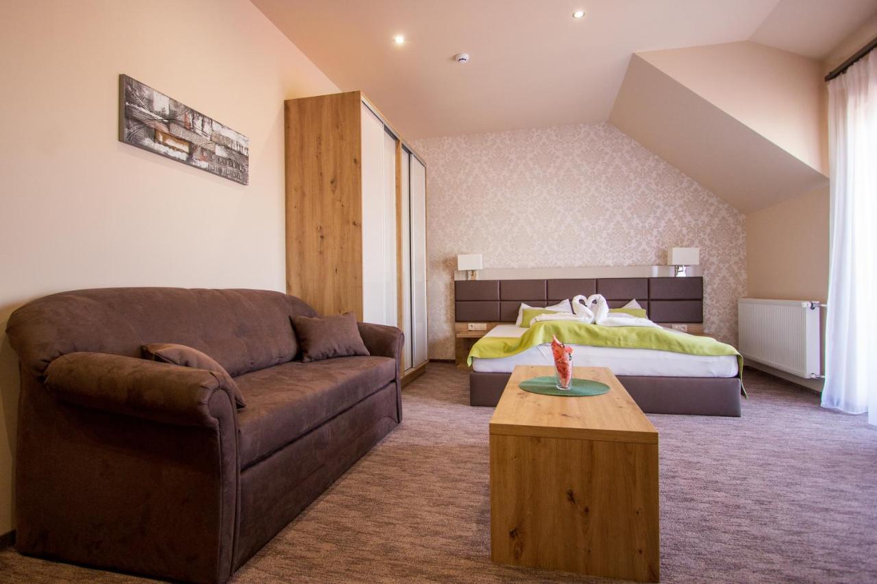 Veres Motel Veresegyhaz Luaran gambar