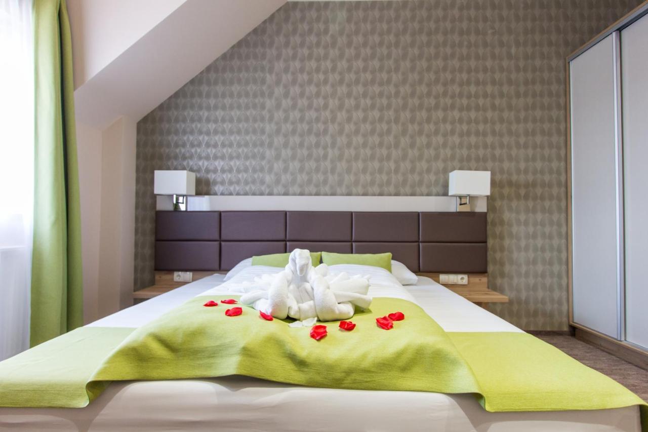 Veres Motel Veresegyhaz Luaran gambar