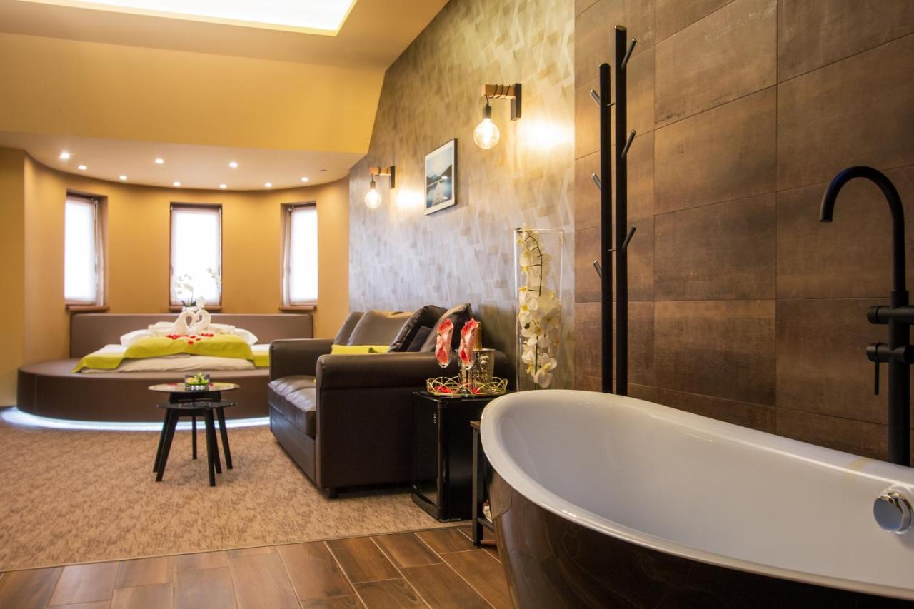 Veres Motel Veresegyhaz Luaran gambar
